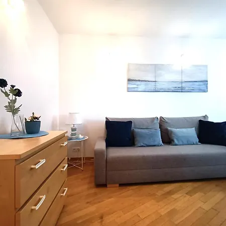 Trebacka ワルシャワ